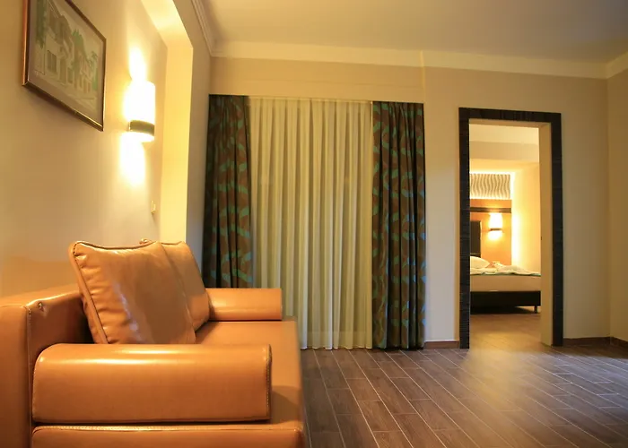 Club Alpina Курортный комплекс 4*